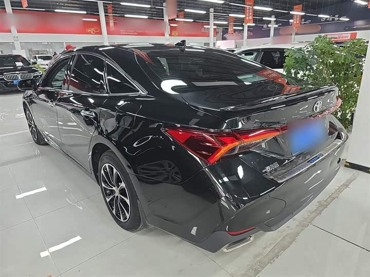 Фото 5 - Toyota Avalon