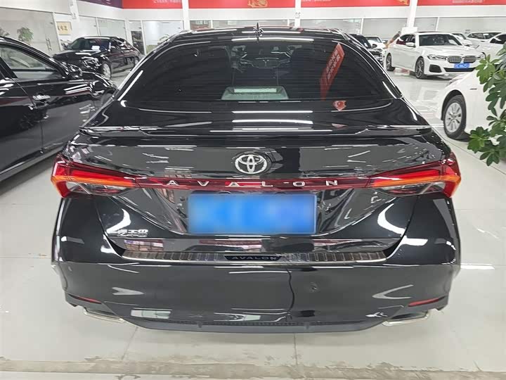 Фото 6 - Toyota Avalon
