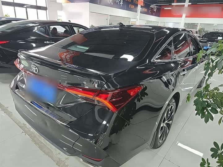 Фото 7 - Toyota Avalon