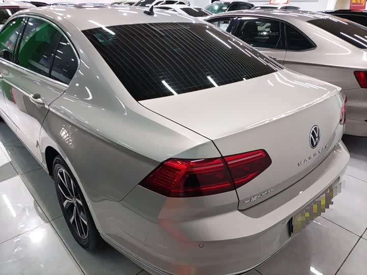 Фото 5 - Volkswagen Magotan