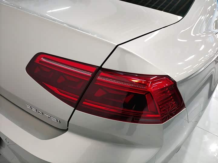 Фото 8 - Volkswagen Magotan