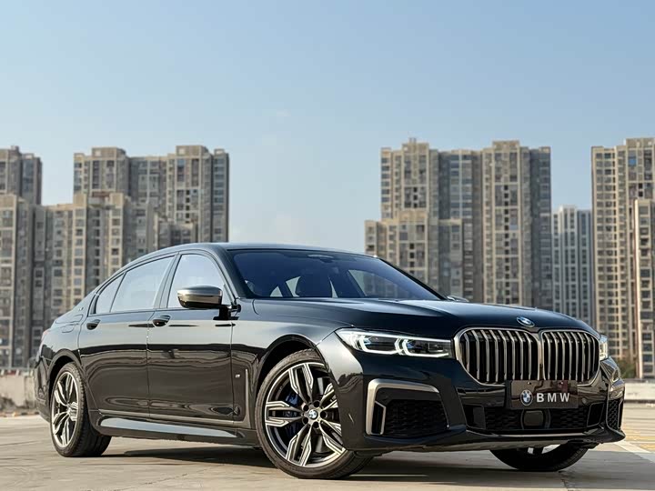 Фото 3 - BMW 7 Series