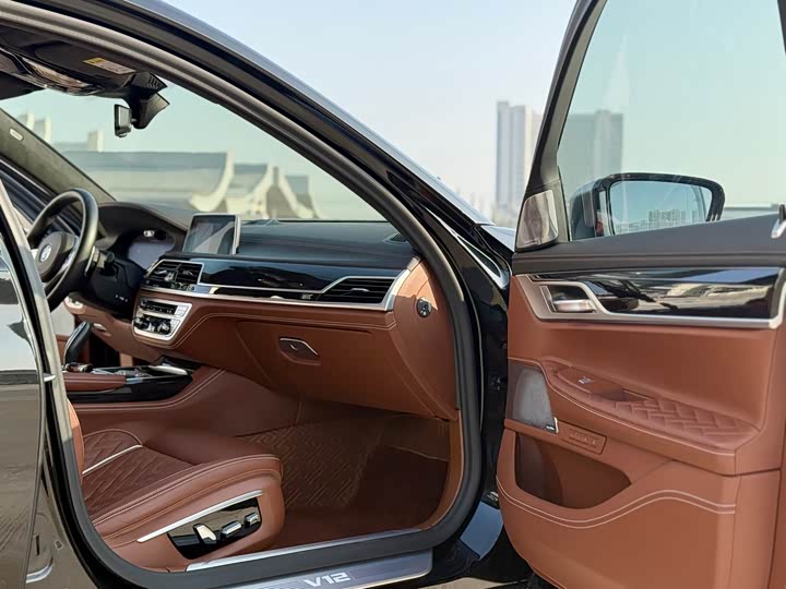 Фото 6 - BMW 7 Series