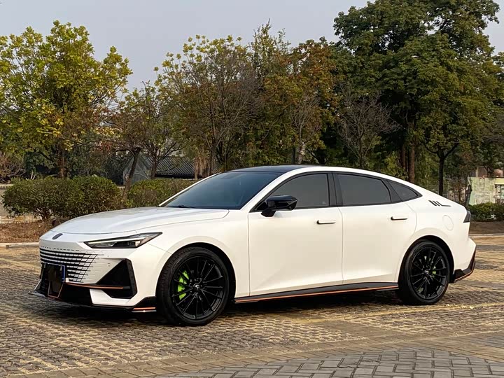 Фото 1 - Changan UNI-V