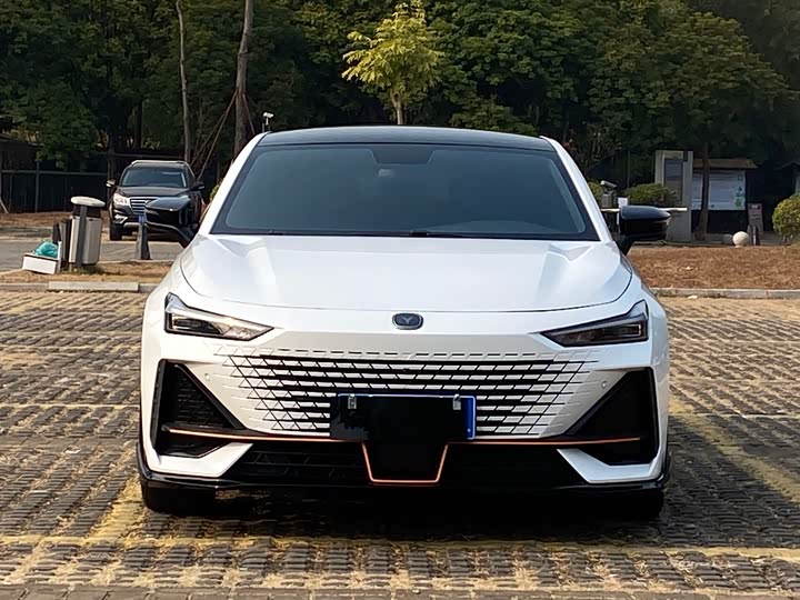 Фото 2 - Changan UNI-V