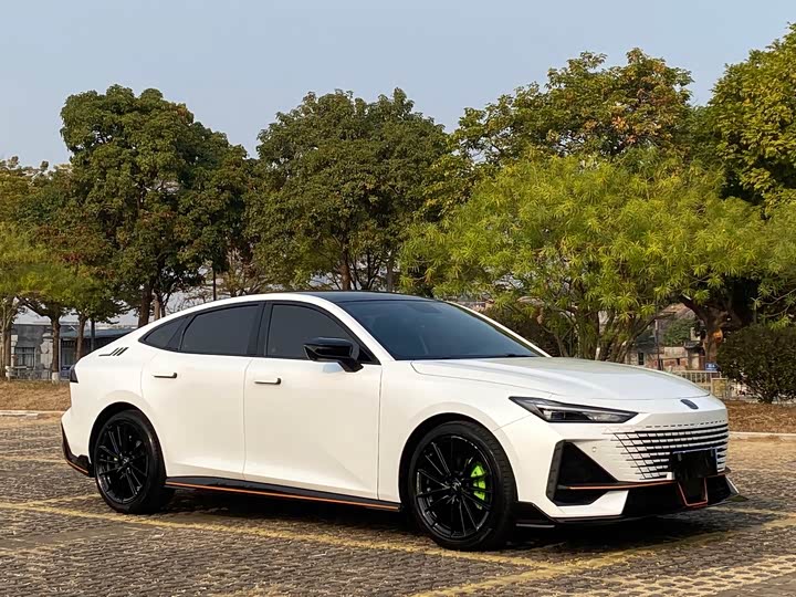 Фото 3 - Changan UNI-V