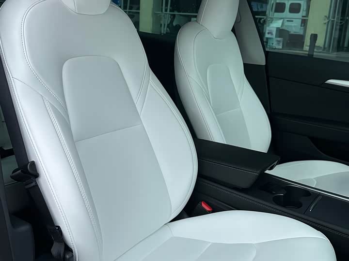 Фото 9 - Tesla Model 3