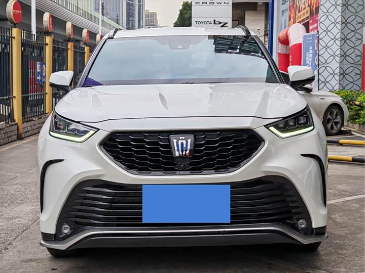 Фото 2 - Toyota Crown Kluger