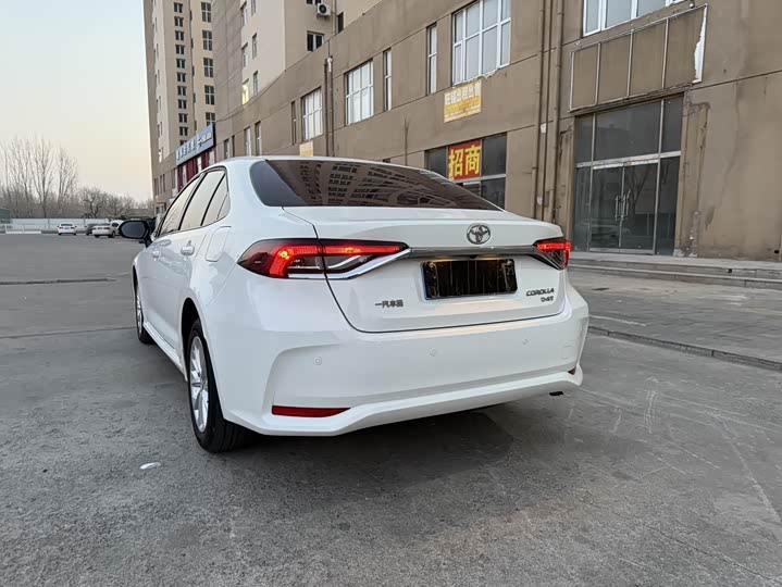 Фото 5 - Toyota Corolla