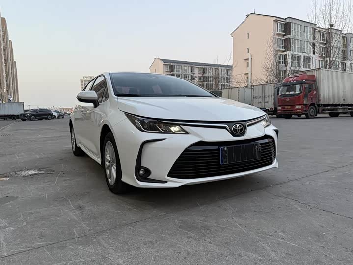 Фото 7 - Toyota Corolla