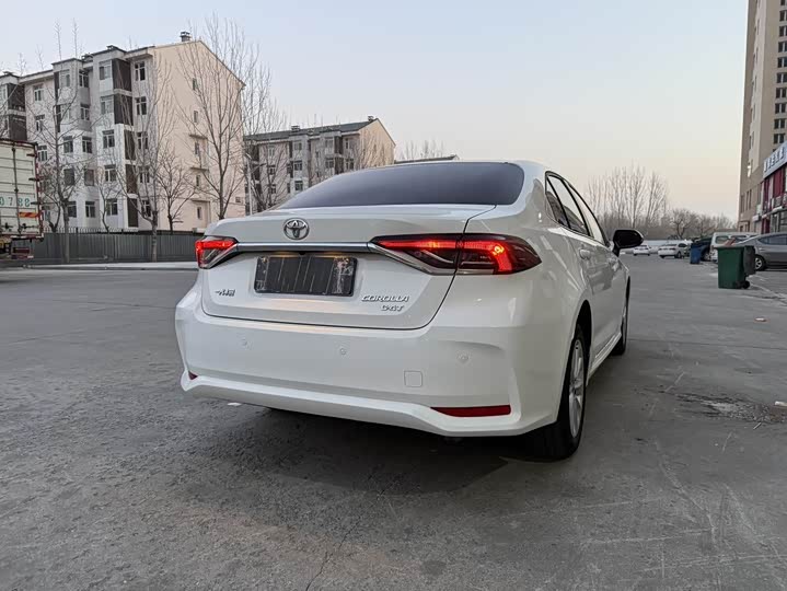 Фото 8 - Toyota Corolla