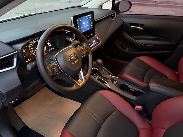 Фото 9 - Toyota Corolla