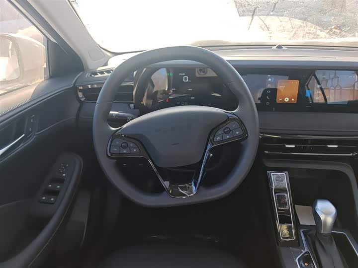 Фото 7 - Roewe i5