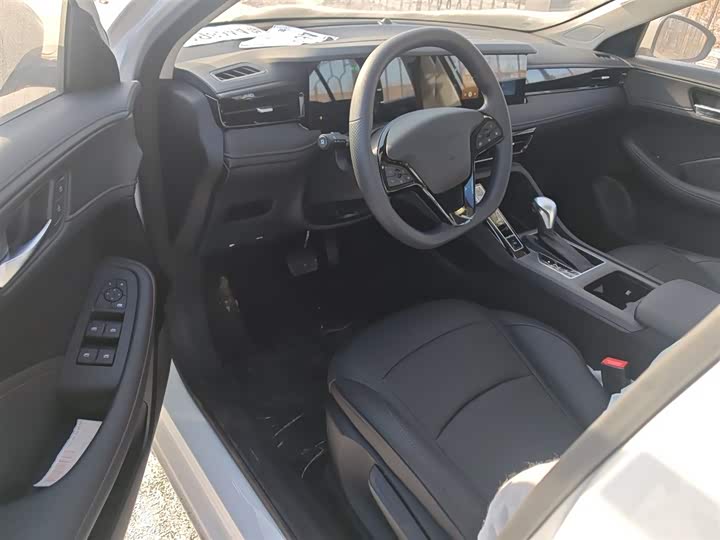 Фото 9 - Roewe i5