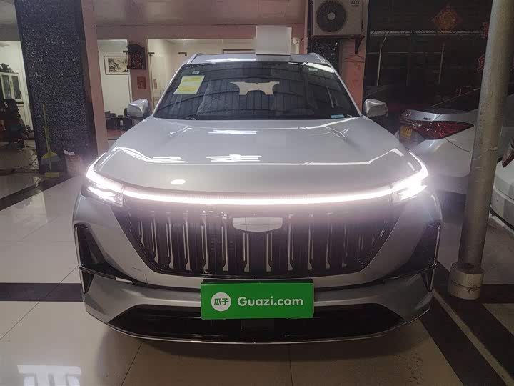 Фото 3 - Geely Atlas L