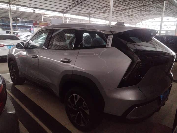 Фото 5 - Geely Atlas L