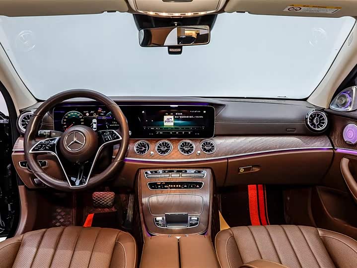 Фото 3 - Mercedes-Benz E-Class