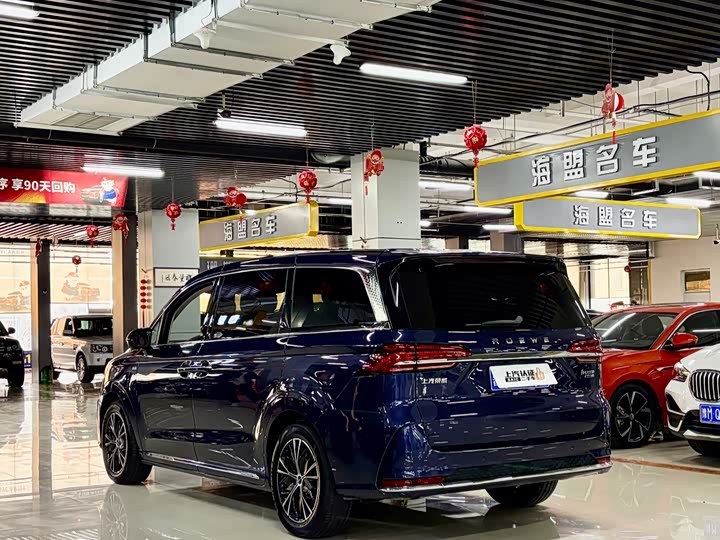 Фото 8 - Roewe iMax 8