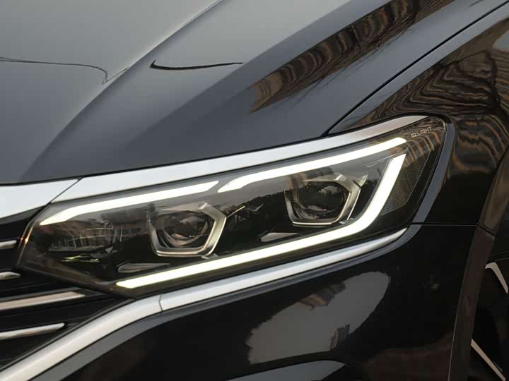 Фото 7 - Volkswagen Passat