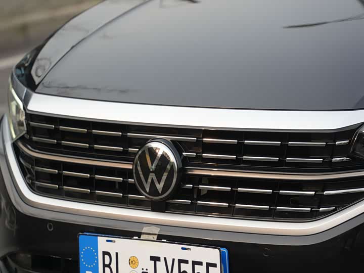 Фото 8 - Volkswagen Passat