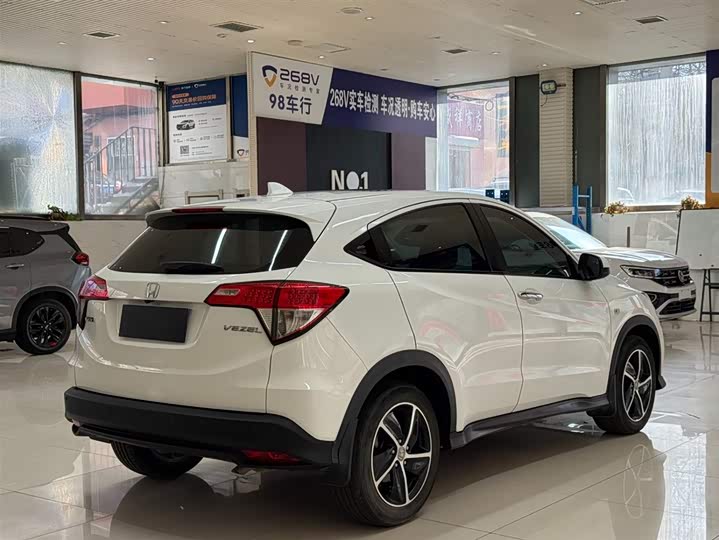 Фото 4 - Honda Vezel