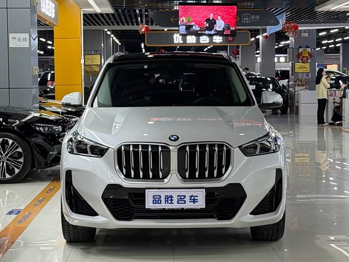 Фото 2 - BMW X1