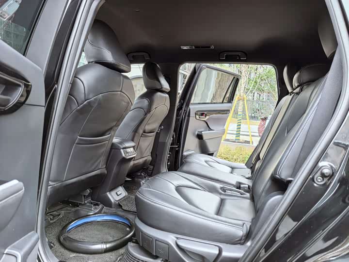 Фото 5 - Toyota Crown Kluger