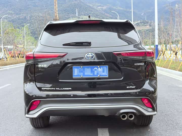 Фото 7 - Toyota Crown Kluger