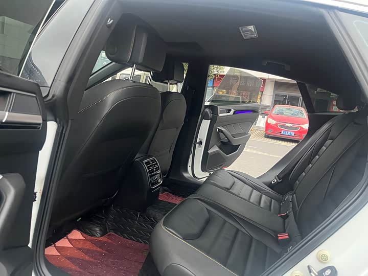 Фото 8 - Volkswagen CC