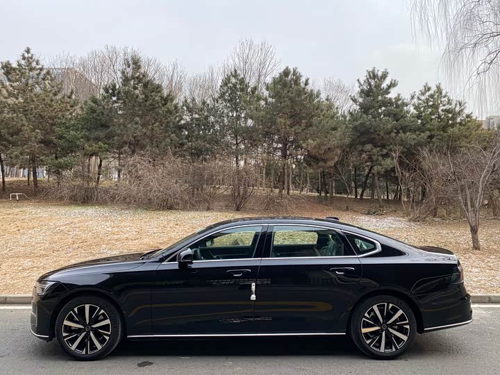 Фото 3 - Volvo S90