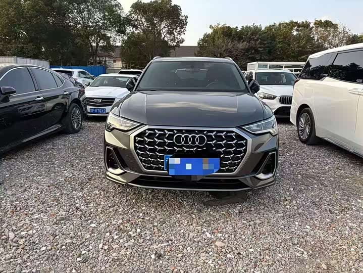 Фото 2 - Audi Q3