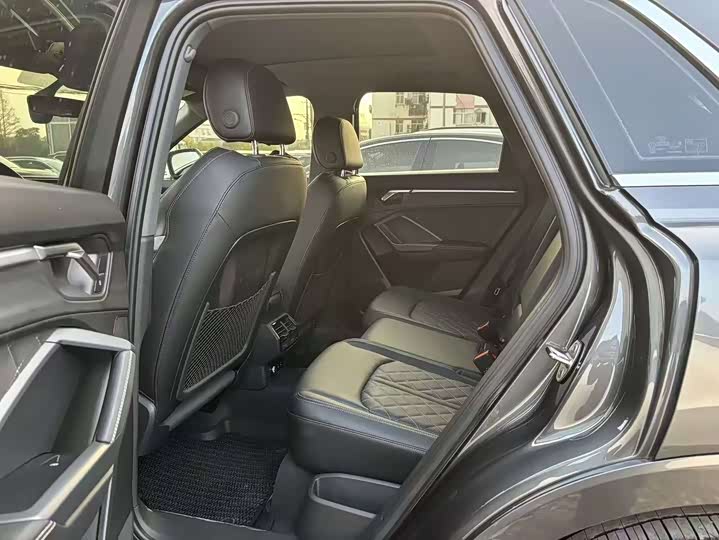 Фото 4 - Audi Q3