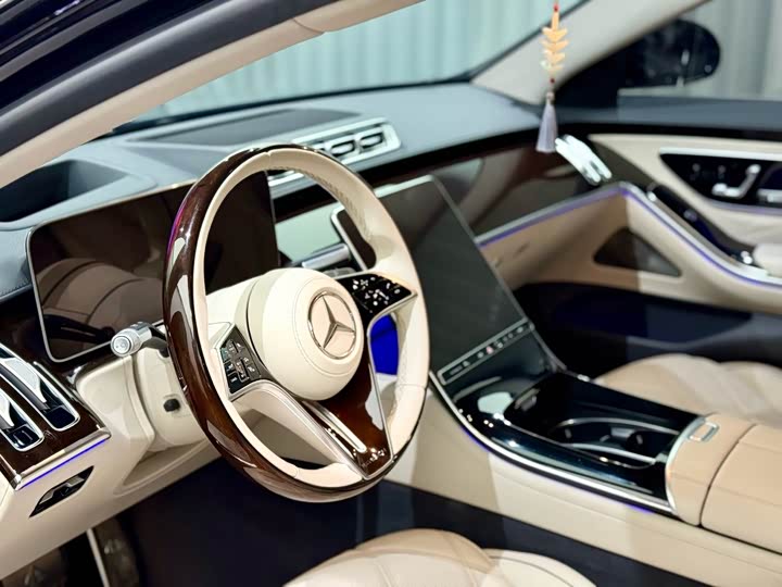 Фото 4 - Mercedes-Benz Maybach S-Class