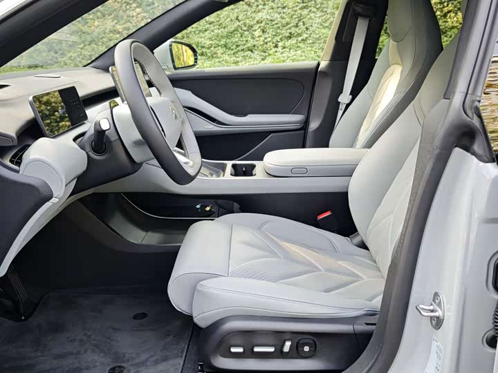 Фото 5 - Nio ET5T