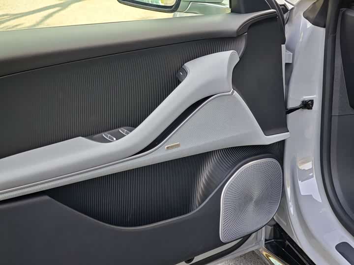 Фото 8 - Nio ET5T