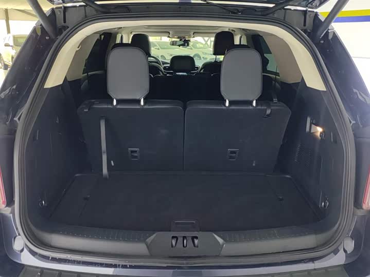 Фото 4 - Ford Explorer