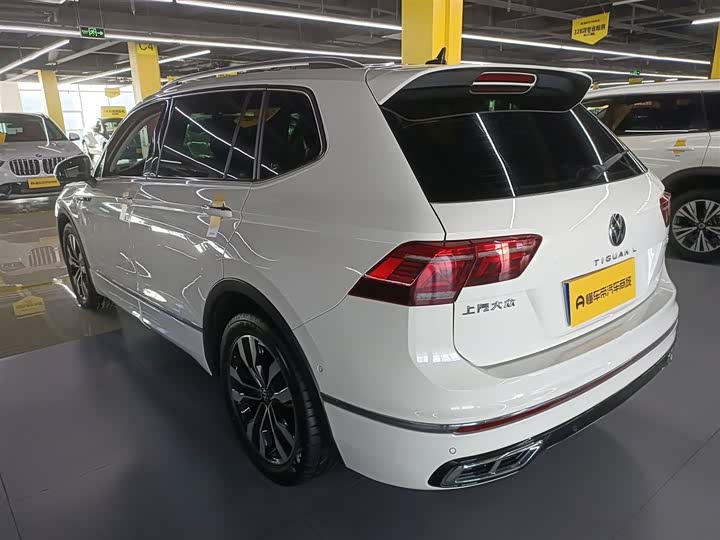 Фото 5 - Volkswagen Tiguan L Pro