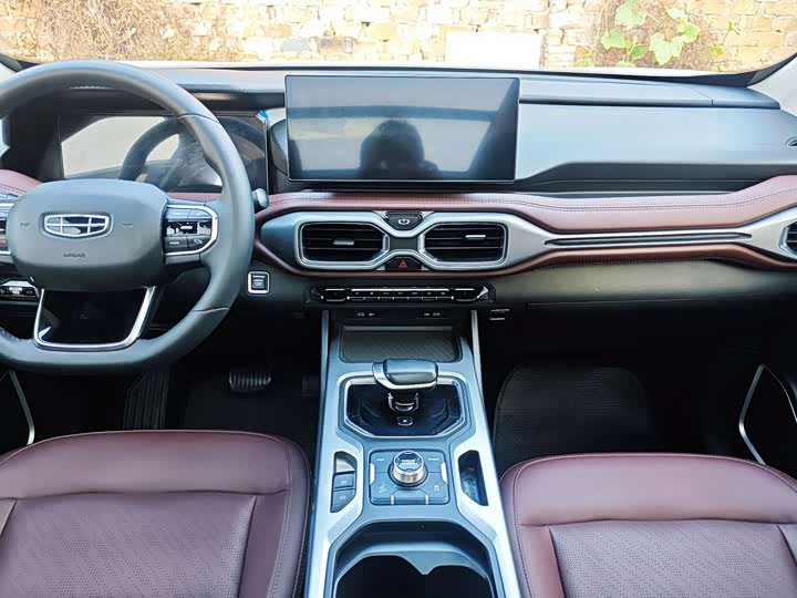 Фото 7 - Geely Okavango