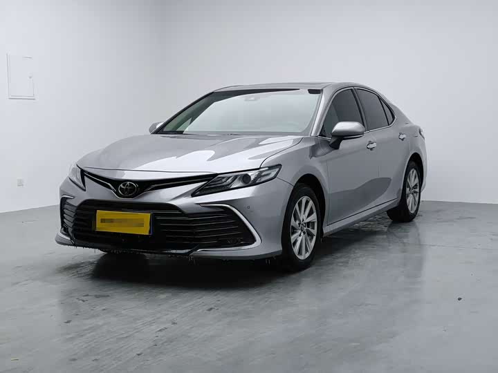 Фото 1 - Toyota Camry