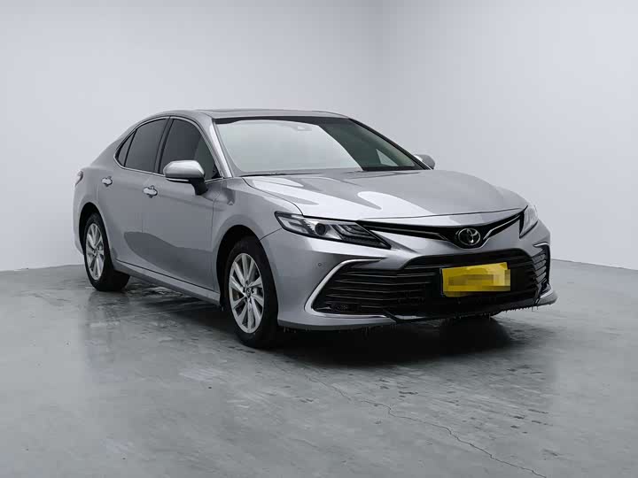Фото 3 - Toyota Camry