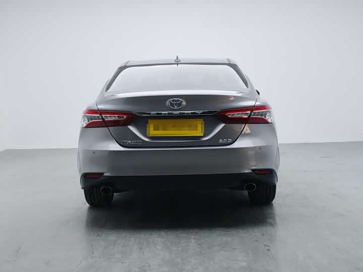 Фото 5 - Toyota Camry