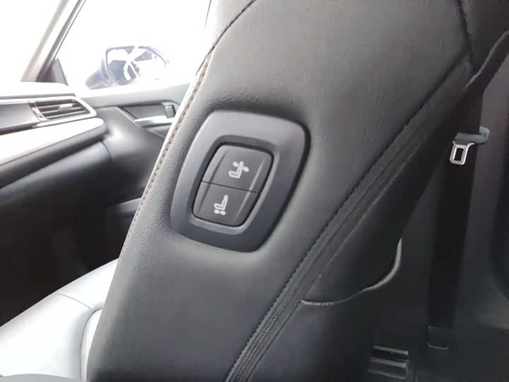 Фото 7 - Toyota Camry