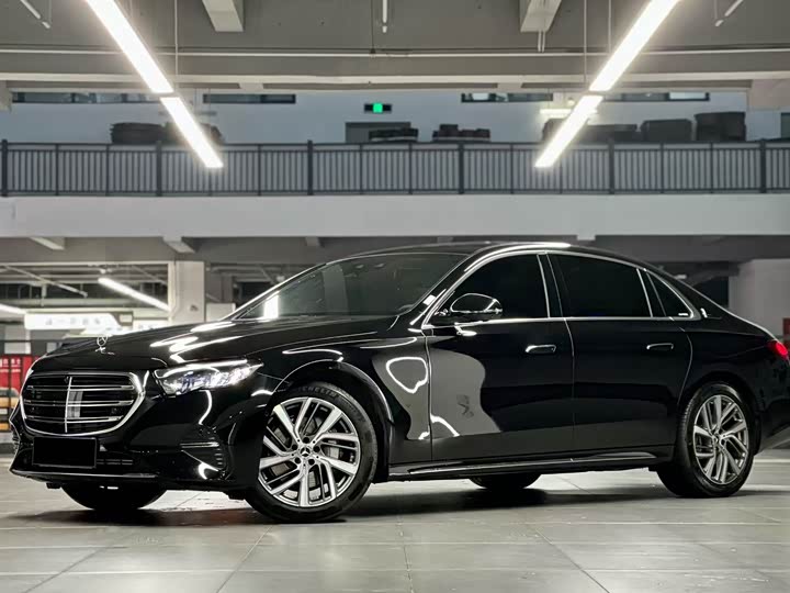 Фото 1 - Mercedes-Benz E-Class