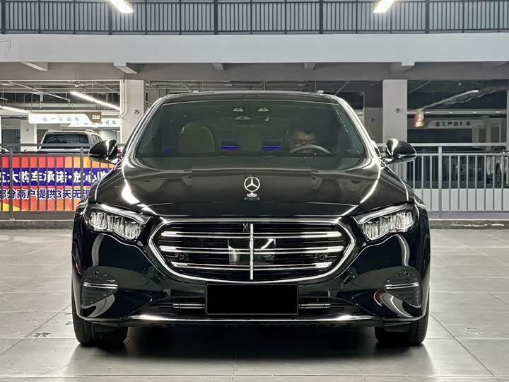 Фото 3 - Mercedes-Benz E-Class