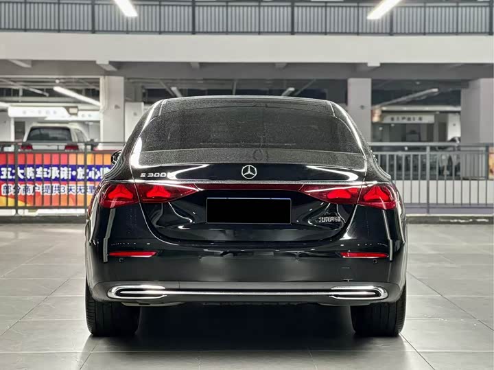 Фото 9 - Mercedes-Benz E-Class