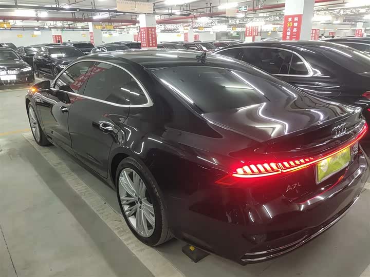 Фото 5 - Audi A7L