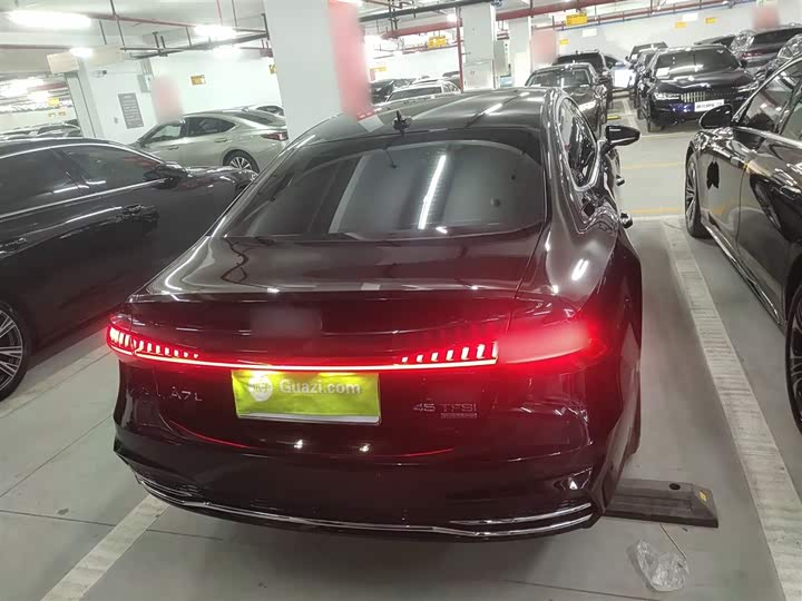 Фото 6 - Audi A7L