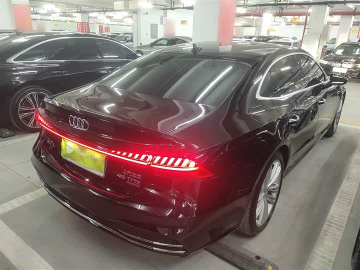 Фото 7 - Audi A7L