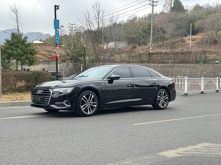 Фото 2 - Audi A6L