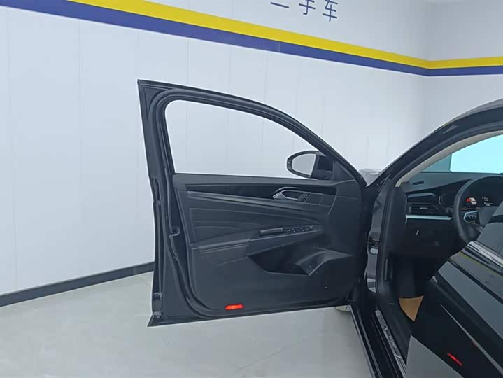 Фото 7 - Volkswagen Passat